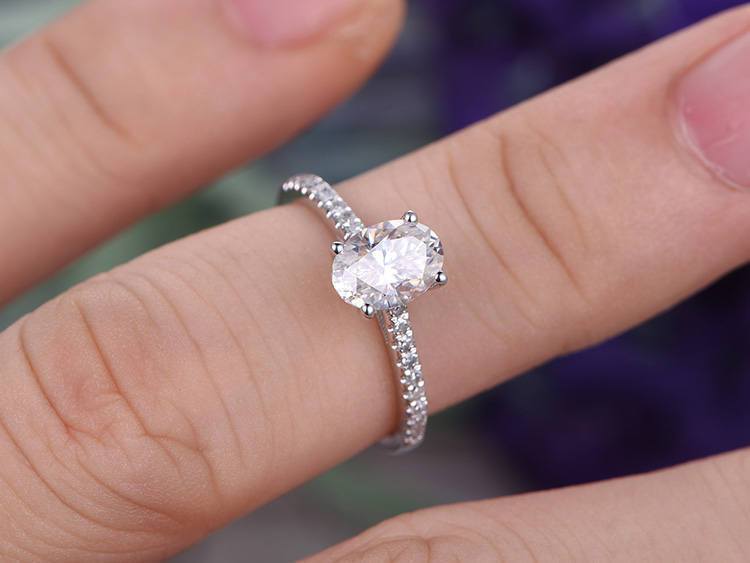 1.25 carat oval diamond ring Clearance