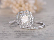 Classic 2 Carat Moissanite and Diamant Bridal Set 