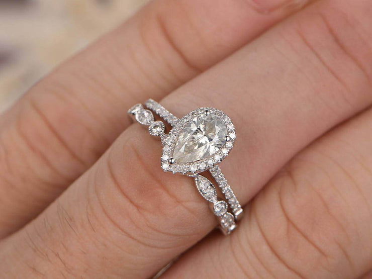 Superb 1.50 Carat Pear cut Moissanite & Diamond Wedding Ring Set 