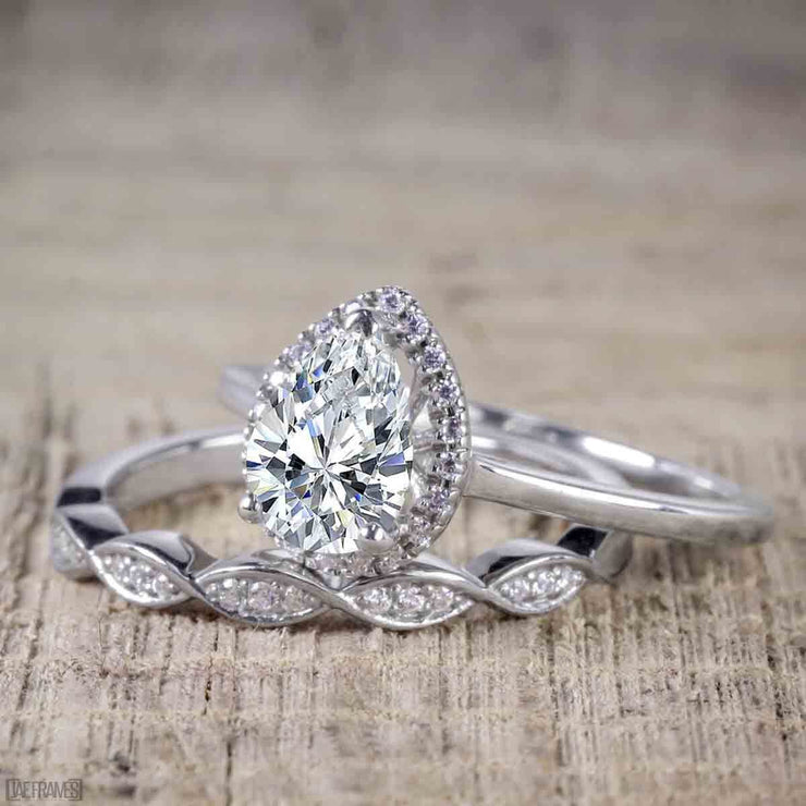 Best Seller Pear Cut 2.50 Carat Moissanite and Diamond Wedding Trio Ring Set 