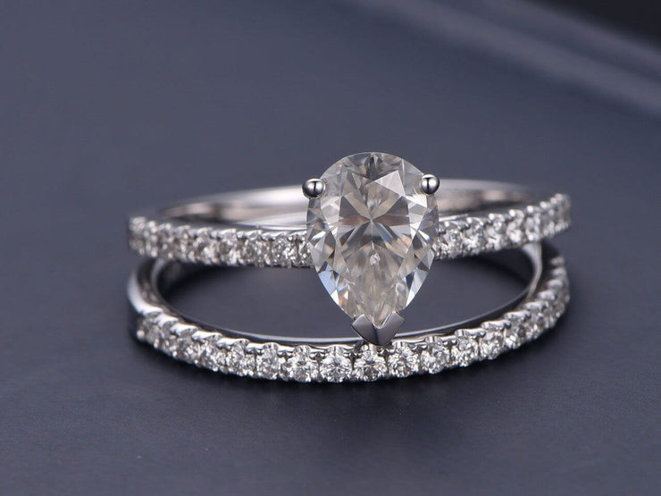 Pear cut 1.50 Carat Moissanite and Diamond Bridal Ring Set in 10k White Gold
