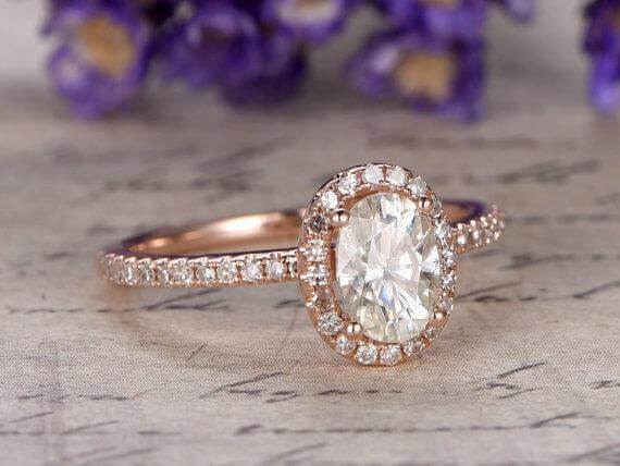 Classic Oval Cut 1.50 Ct Moissanite and Diamond Halo Wedding Ring 
