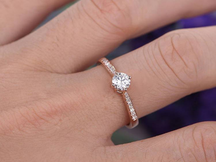 1.25 Carat Diamond Round Cut Engagement Ring