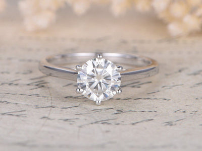 Classic Round Cut Solitaire 1 Ct Moissanite Engagement Ring 