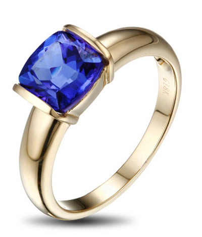 Beautiful 1 Carat cushion cut Blue Sapphire Solitaire Engagement Ring in Yellow Gold
