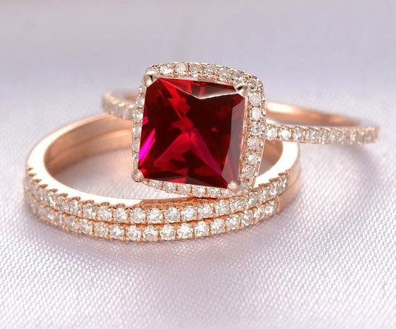 1.50 Carat Red Ruby Princess cut and Moissanite Diamond Engagement Bridal Trio Wedding Ring Set in 10k Rose Gold